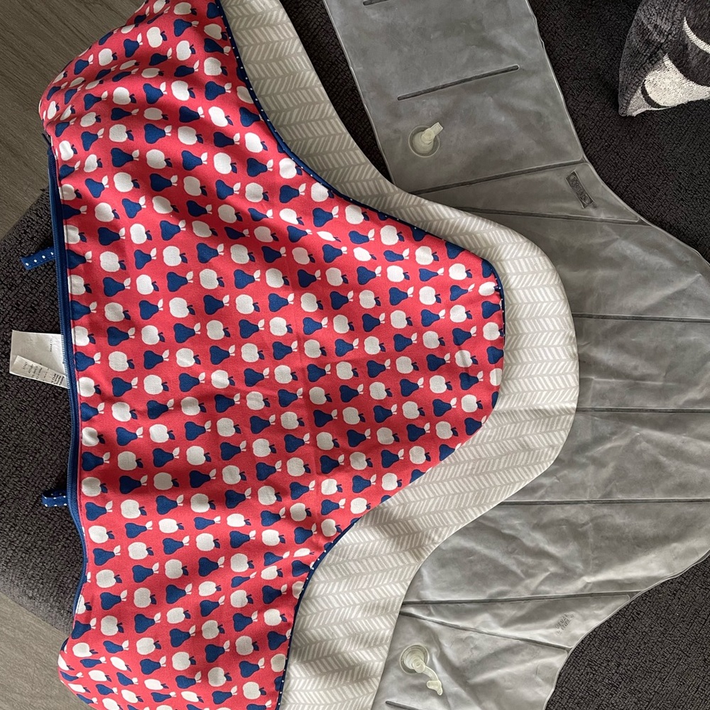 Ikea high chair insert + 2 covers